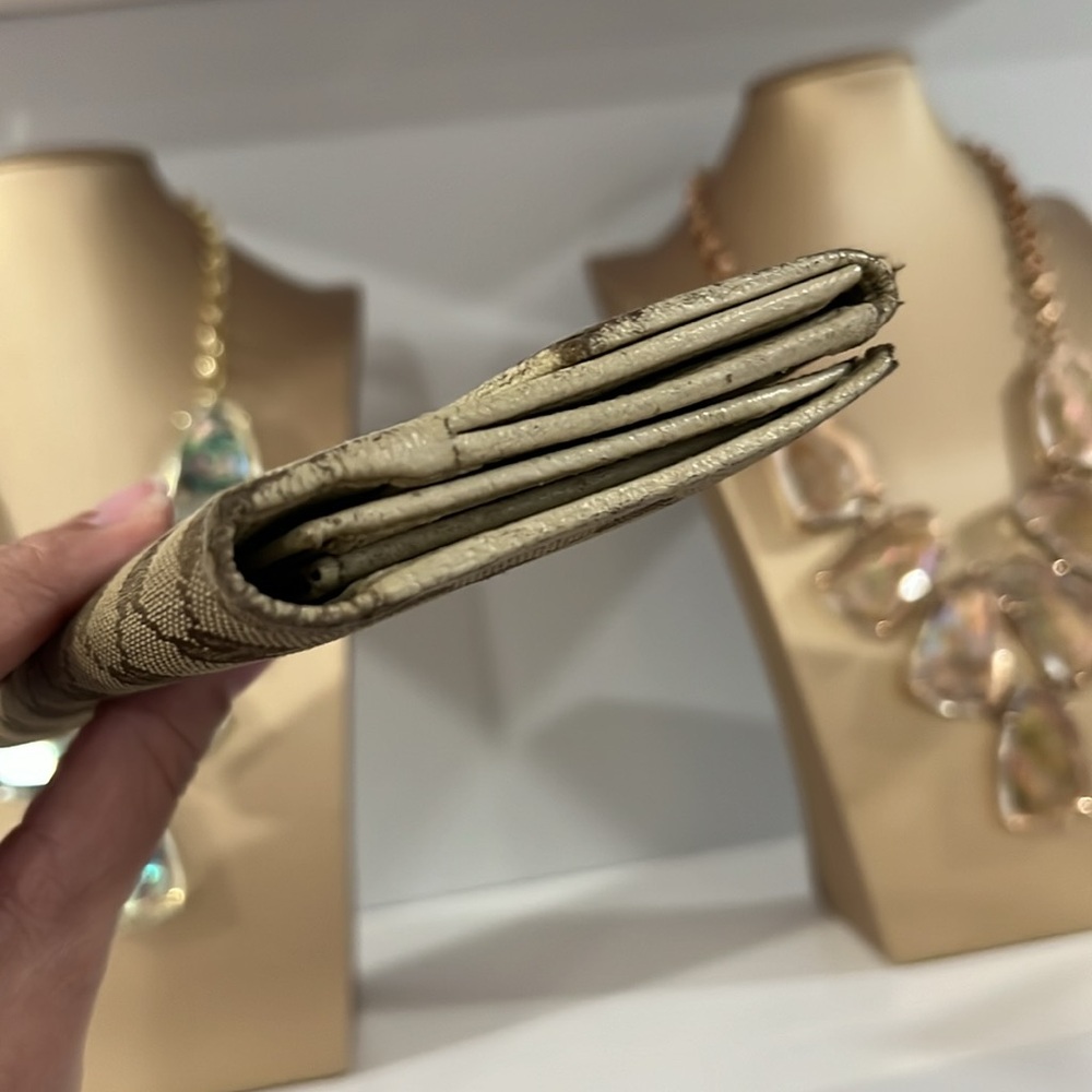 Gucci Wallet - Picture 4 of 17